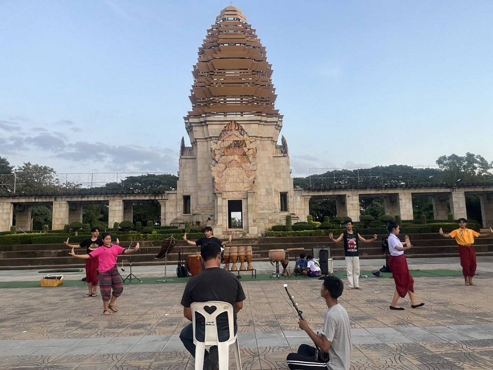 พาลูกค้าท่องเที่ยวในจังหวัดบึงกาฬ